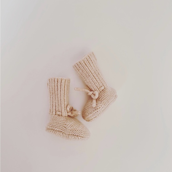 Merino wool baby booties+beanie. 0-6m Set - Picture 5 of 5